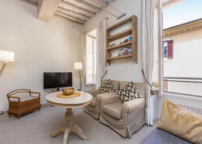 In Leonardo Da Vinci Apartment
